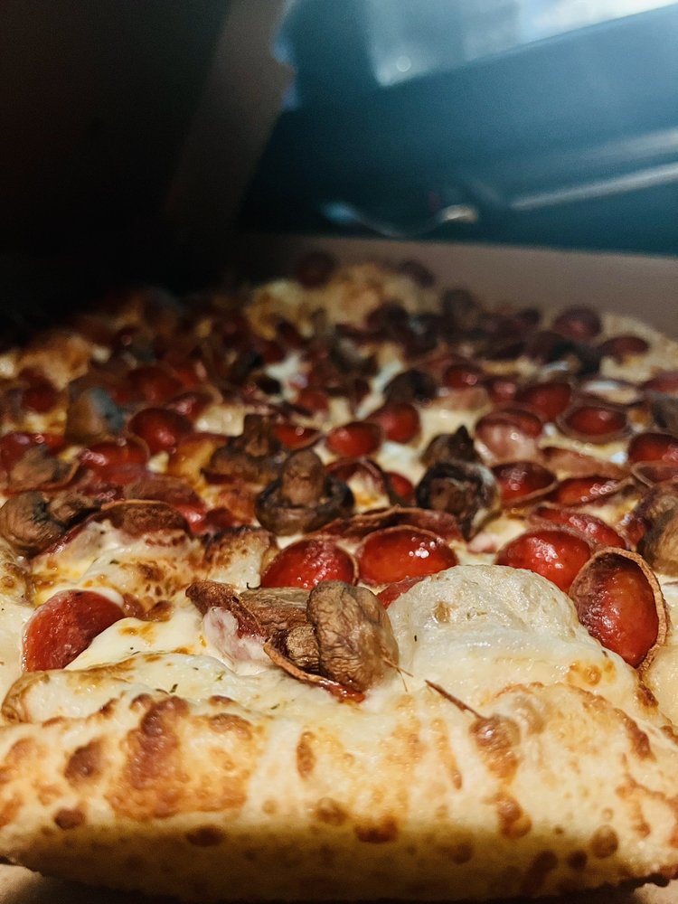 Blondie’s Pizza