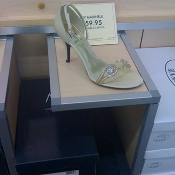 Dsw Designer Shoe Warehouse 15 Photos 21 Reviews S Photo Of Dsw Designer Shoe Warehouse Saint Louis Park Mn United States