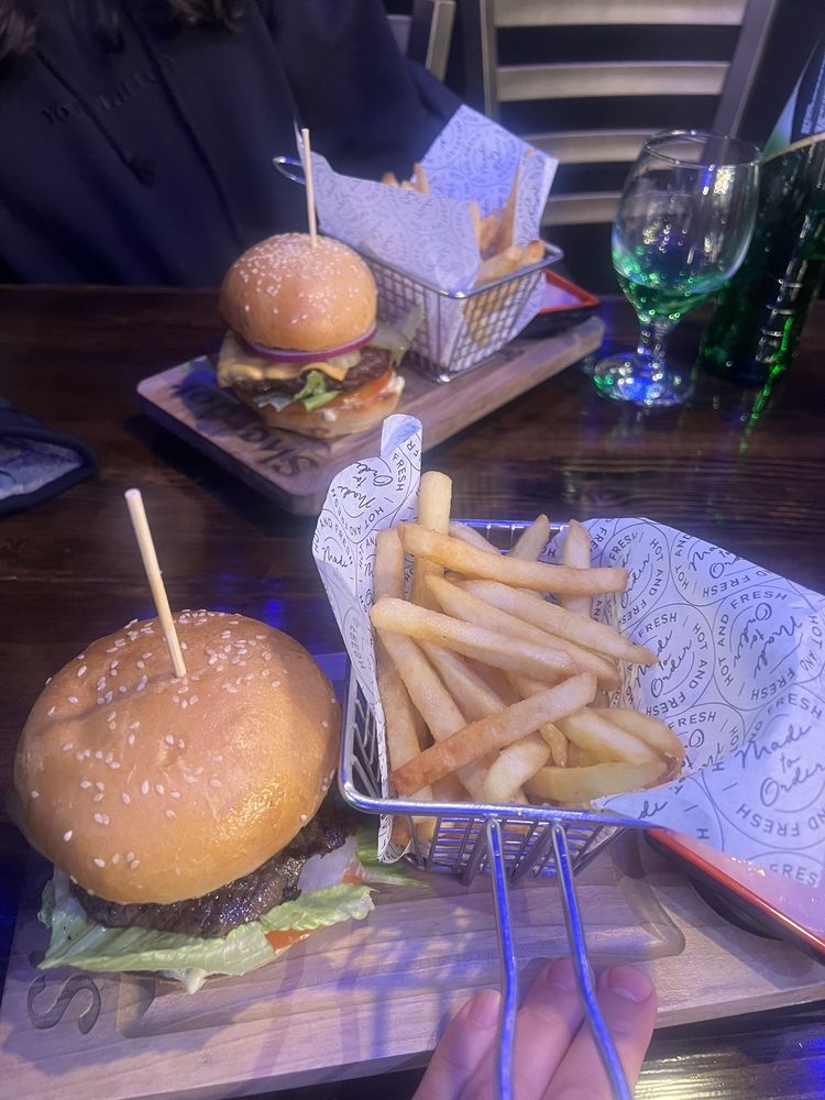 Sherdor Burgers and Sausages