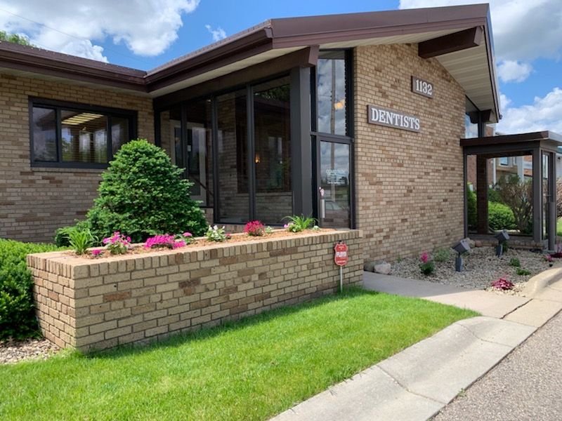 image of business Como Park Dentistry