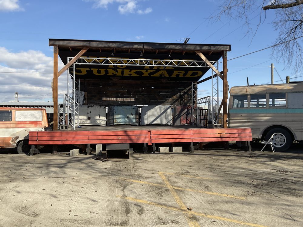 The Junkyard Drinks & Eats