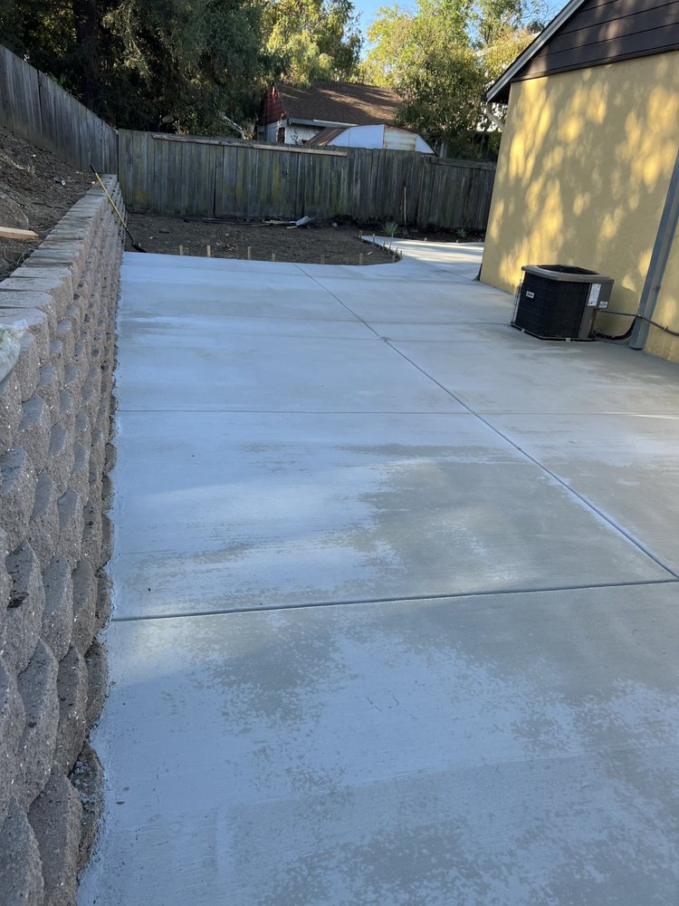 Adan Concrete Landscaping & Maintenance
