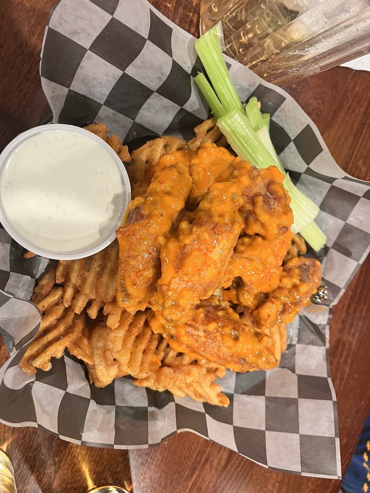 Underdog Sports Bar & Grill