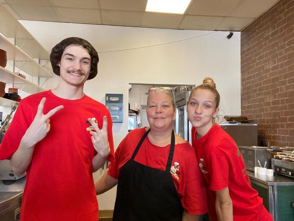 Nonnie's Deli