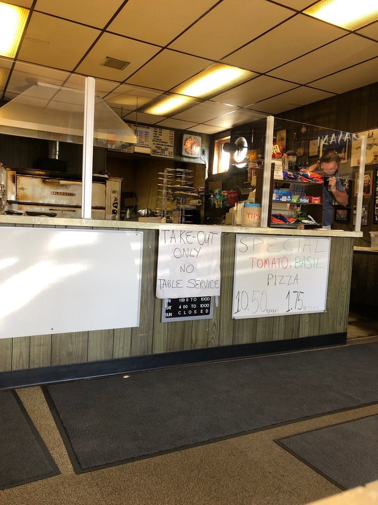 Nicholas' Pizza Shop