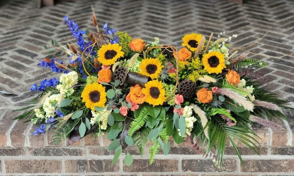 Whitehouse Flowers & Gifts