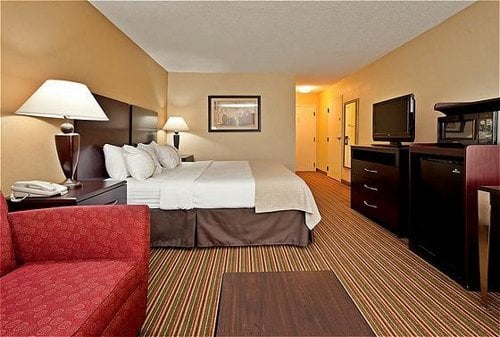 Holiday Inn Lumberton North - I-95