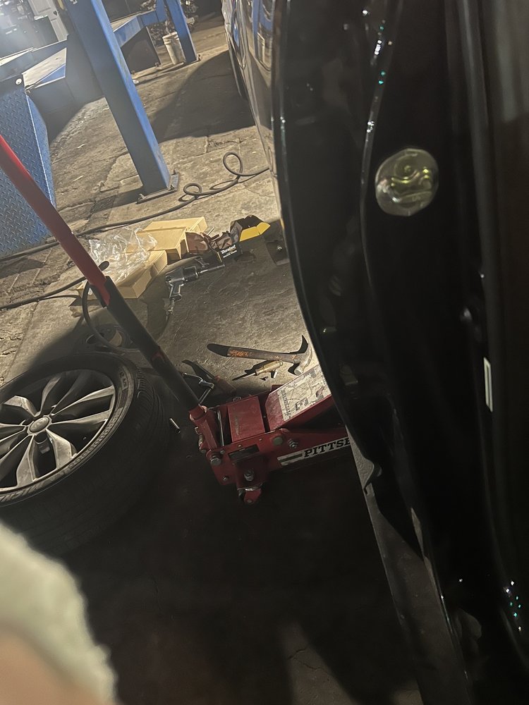 Larios Tires and Auto Repair