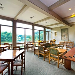 Peaks Of Otter Lodge Restaurant 107 Photos 58 Reviews Photo Of Peaks Otter Lodge Restaurant Bedford Va United States Bear
