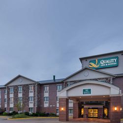 Quality Inn Suites Olathe Kansas City 17 Photos Hotels Photo Of Quality Inn Suites Olathe Kansas City Ks United