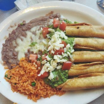 Rafael S Mexican Restaurant 46 Photos 81 Reviews Photo Of Rafael S Mexican Restaurant Montebello Ca United States Taquitos Plate