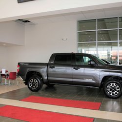 Village Pointe Toyota 12 Photos 38 Reviews Car Dealers 18201
