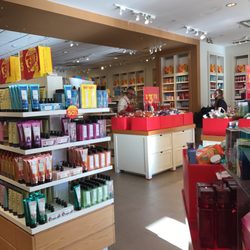 bath body works cosmetics beauty supply hamilton town ctr bath and body works hamilton town center