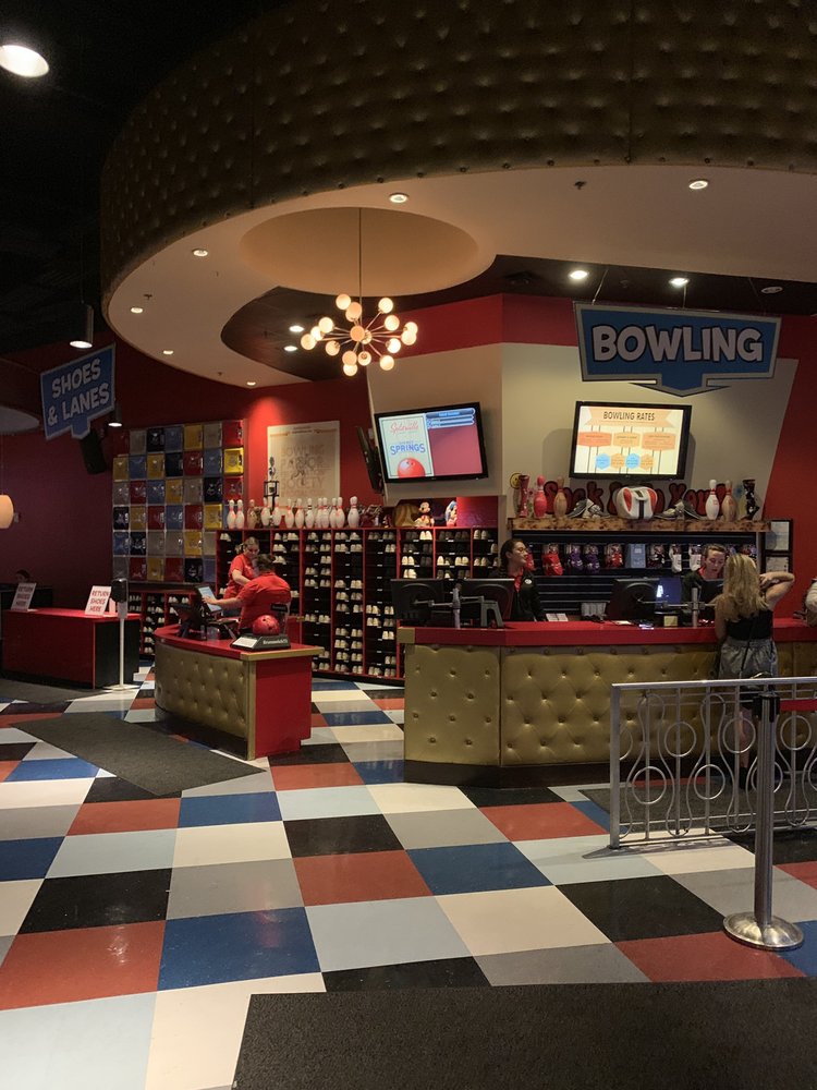 Splitsville Luxury Lanes 860 Photos 579 Reviews Sushi