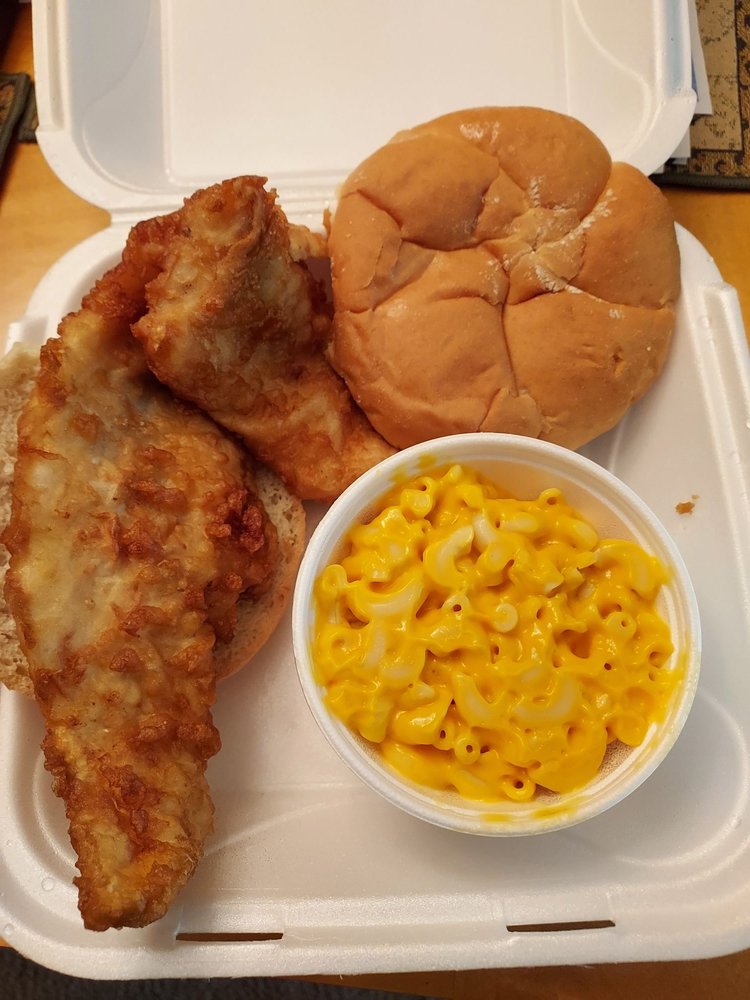 E Town Bar and Grille