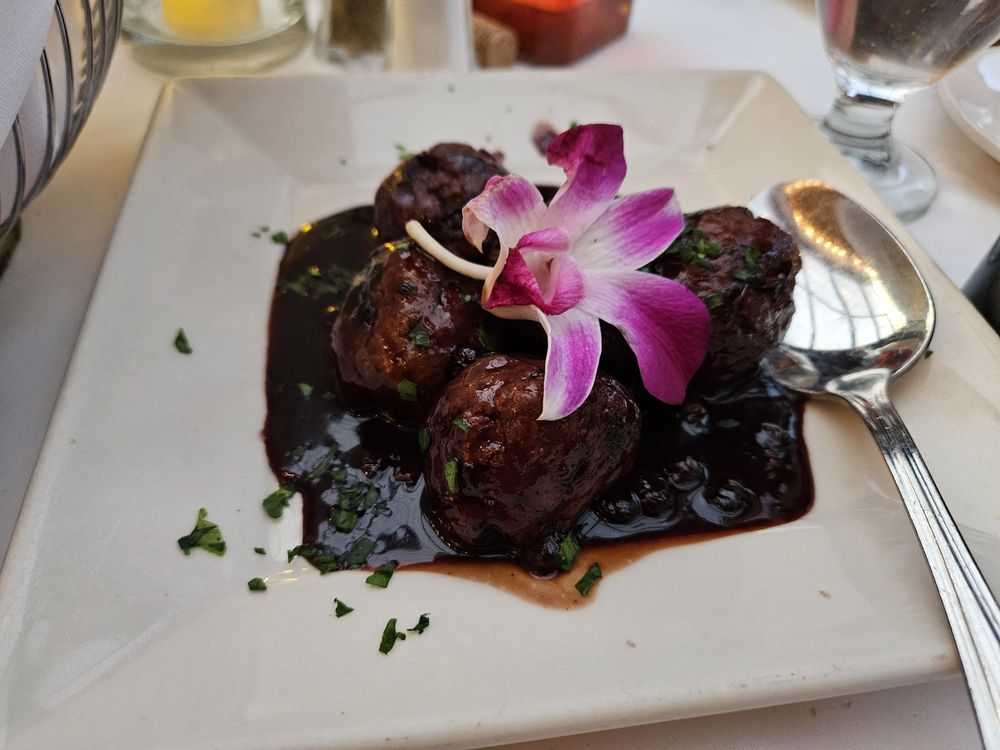 Elisa's Restaurant Café