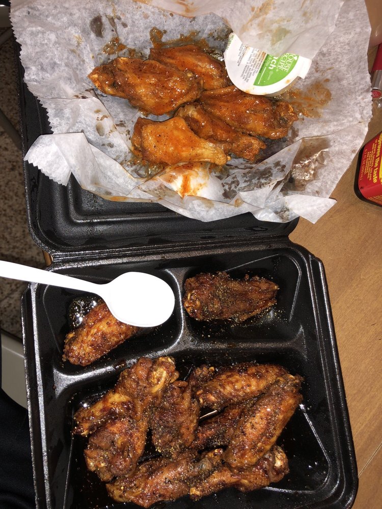 Boss Wings 17 Photos & 26 Reviews Chicken Wings 3725 Club Dr