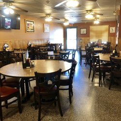 Brewster S 201 Photos 25 Reviews Steakhouses 8751 W Judge Photo Of Brewster S Chalmette La United States Dining Area