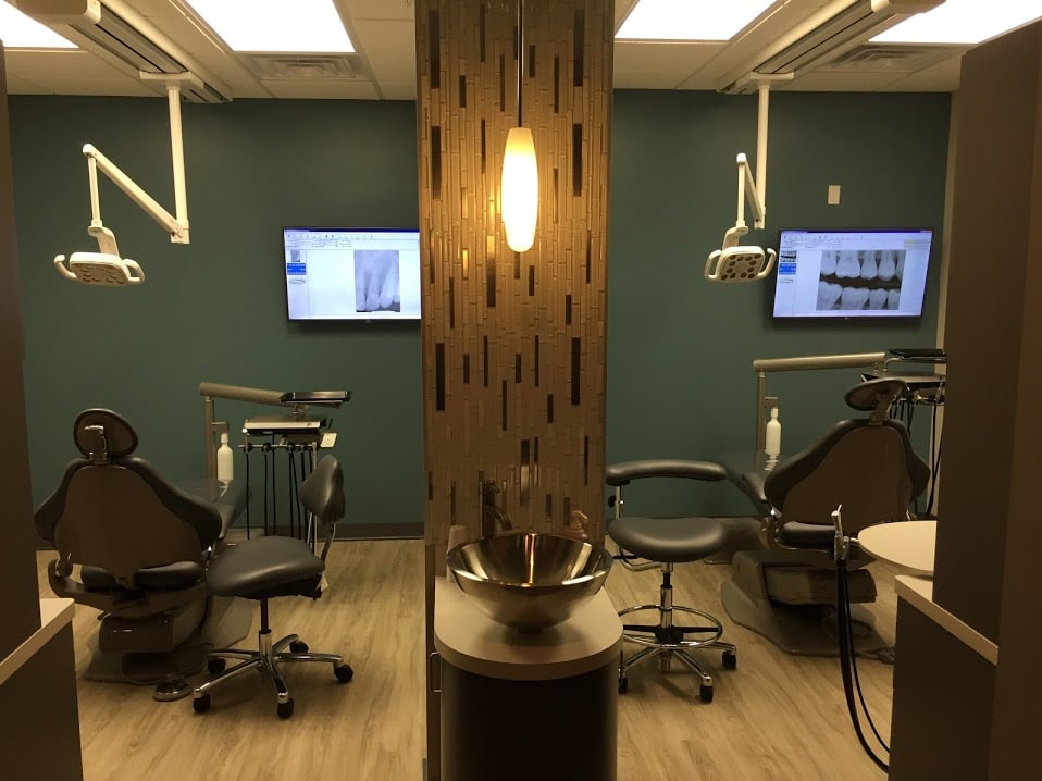 image of business Seven Hills Dental & Implant Center