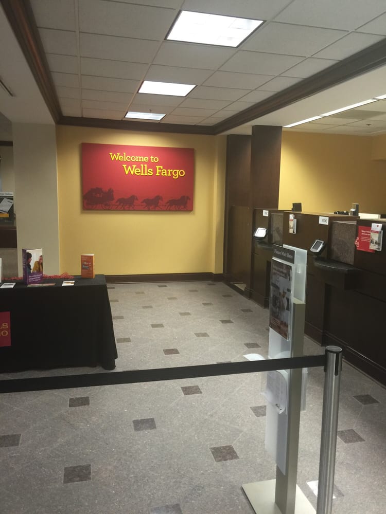 Wells Fargo Bank Banks & Credit Unions 31 Pharr Rd NW, Buckhead