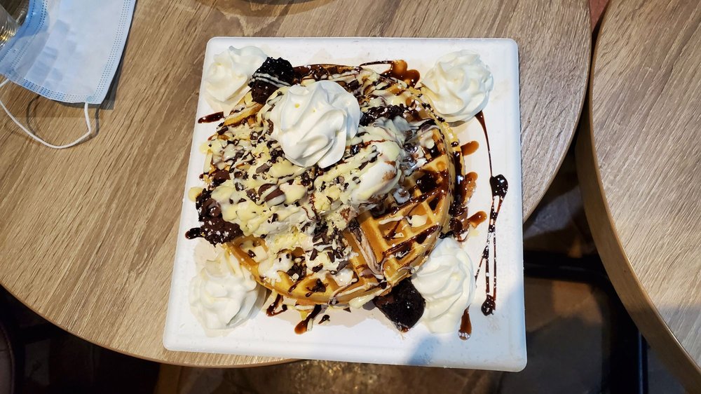 D-Spot Dessert Cafe & Bistro