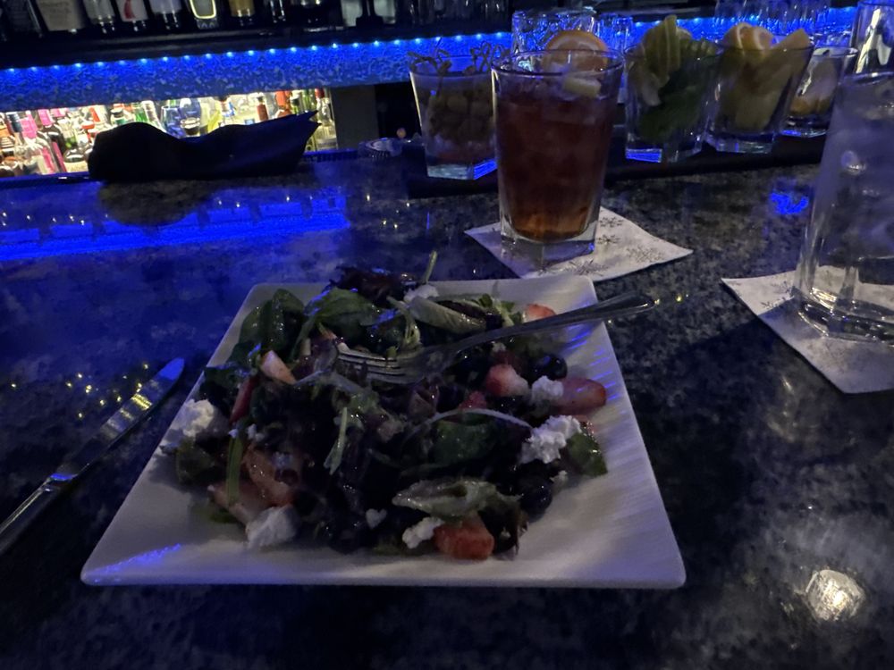 Storm King Lounge and Fare