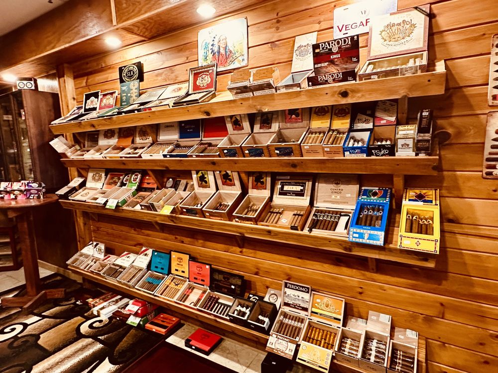 Jen’s Cigar Bar