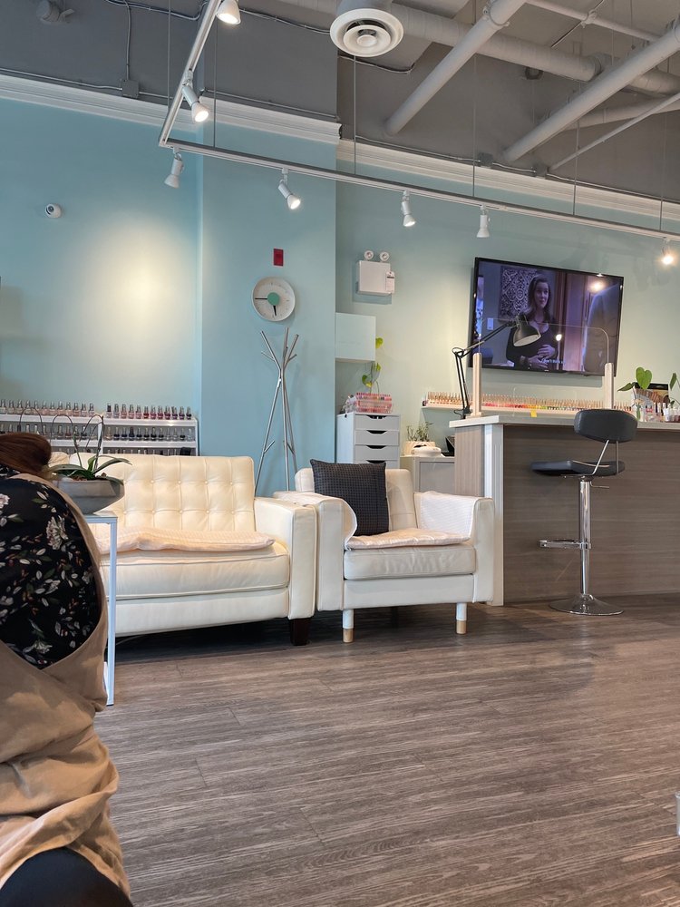 Luscious Nail Lounge