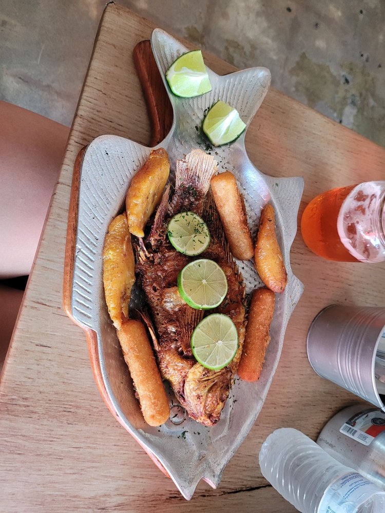 Manantial Market Place