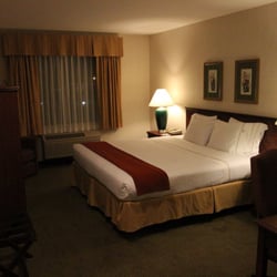 Guesthouse Inn Suites 21 Photos 10 Reviews Hotels 19103 Photo Of Guesthouse Inn Suites Monroe Wa United States King Bed