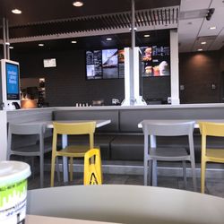 Mcdonald S 22 Reviews Fast Food 29015 Newport Rd Menifee Ca Photo Of Mcdonald S Menifee Ca United States Place Is Empty