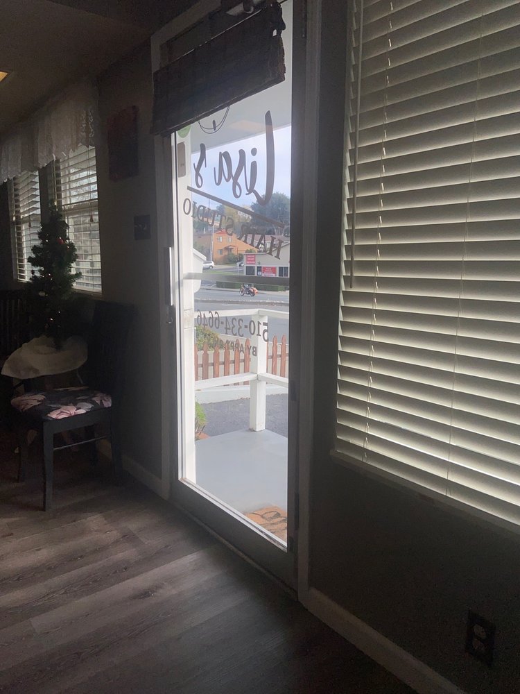 Lisa's Hair Studio