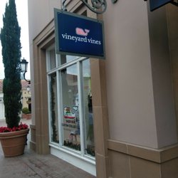 Vineyard Vines 10 Photos 18 Reviews Women S Clothing 1125 Photo Of Vineyard Vines Newport Beach Ca United States