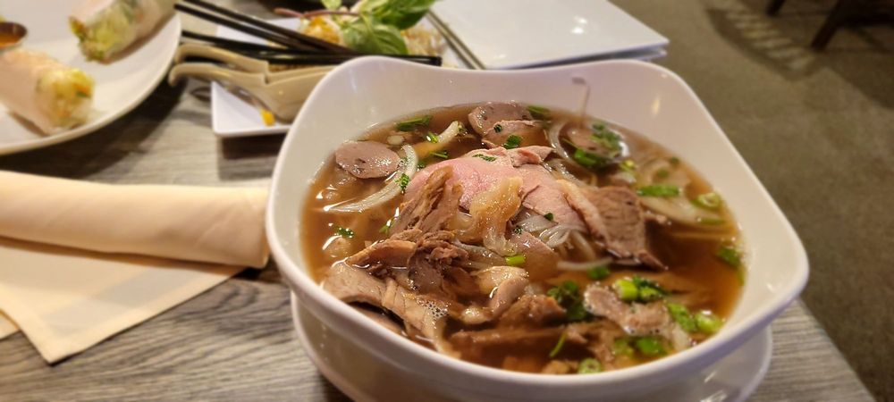 Bambu Kitchen & Sushi Bar