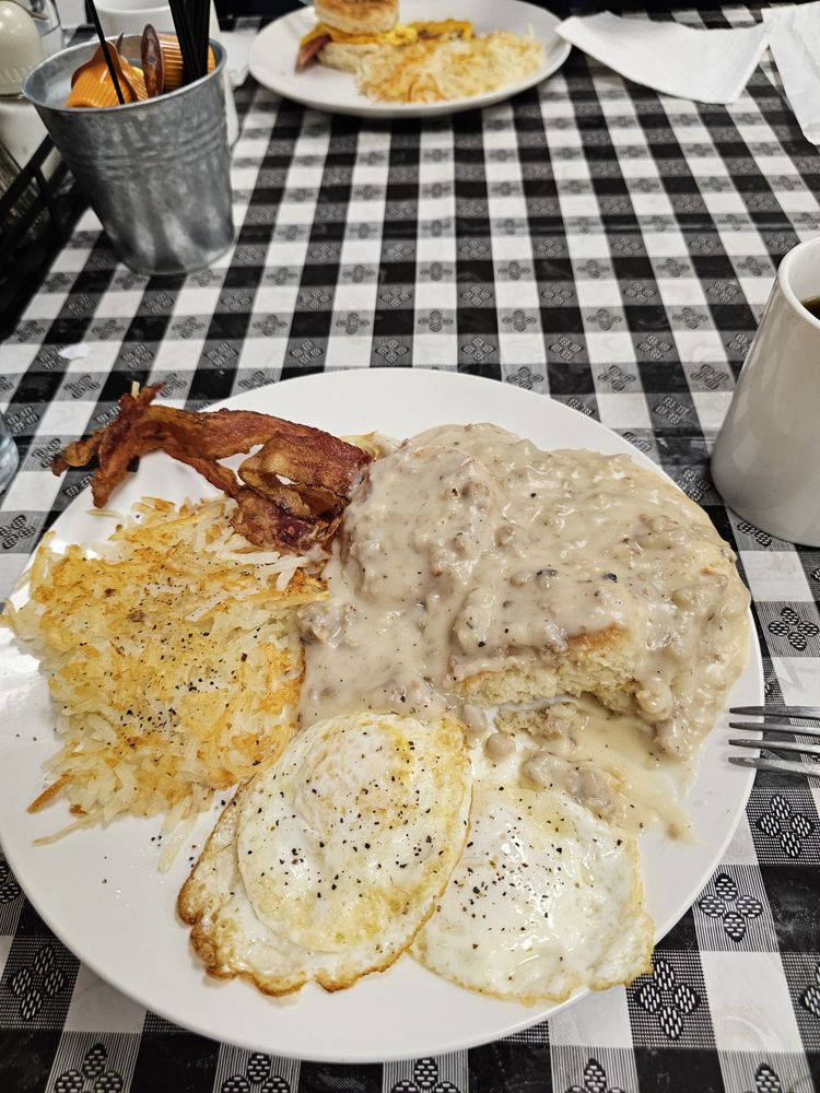 Biscuits & Gravy Neighborhood Kitchen