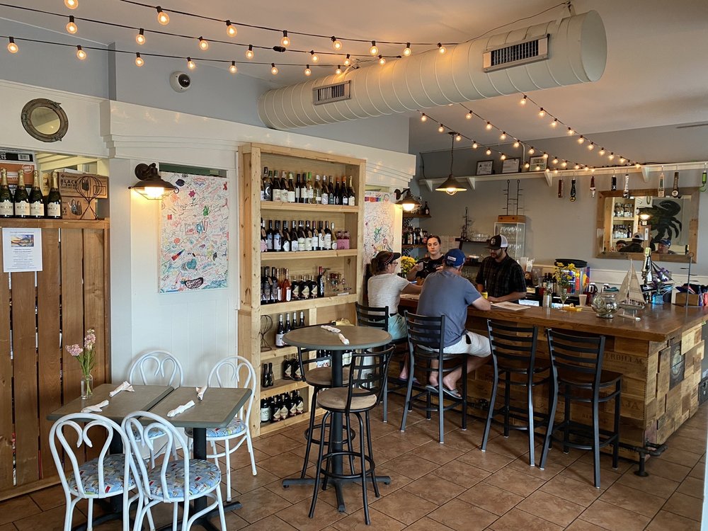 Parle' Riverfront Restaurant & Bar