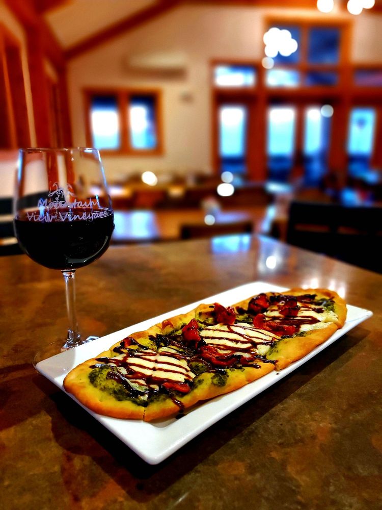 Mountain View Vineyard, Winery, Brewery & Distillery