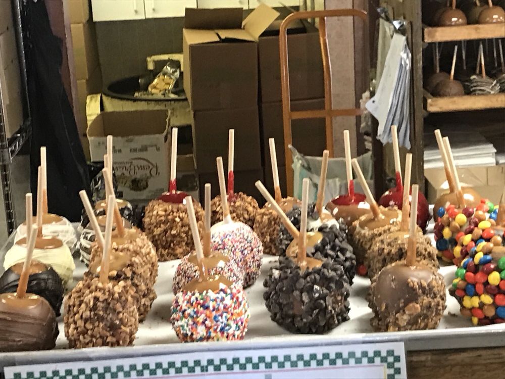 Village Candy Kitchen 25 Photos & 14 Reviews Candy Stores 39062