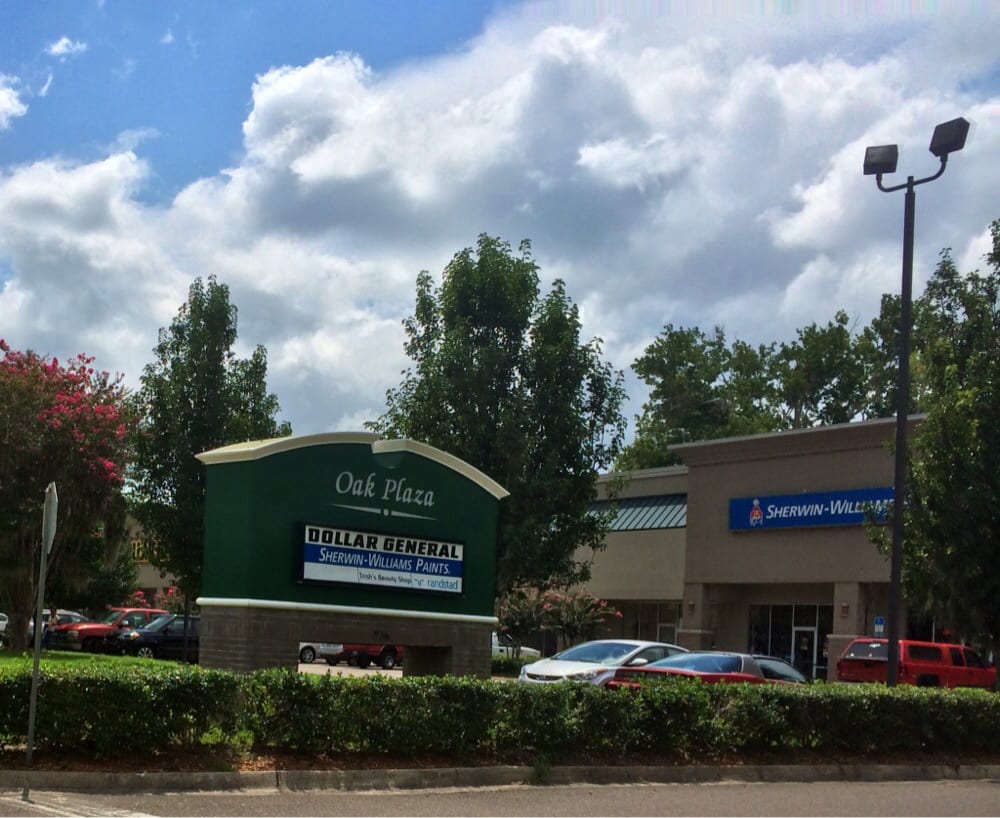 Oak Plaza Shopping Centers 716 New Berlin Rd, Northside