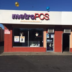 Report Abuse Nov 25, · Thank you, Jessica from MetroPCS in LA for a great yelp! *I don't know if Jessica is at this location, but I picked this one because of the negative review below. 11/19/ & 11/20/ to pm at La brea Los Angeles CA one & half hour waiting time/5(24).
