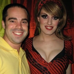 shemale thumbs free from Jaxon kiss gay club nashville