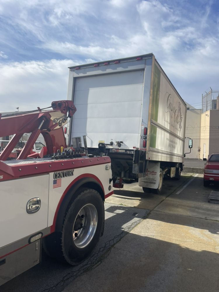 Da Hook Up Tow and Transport