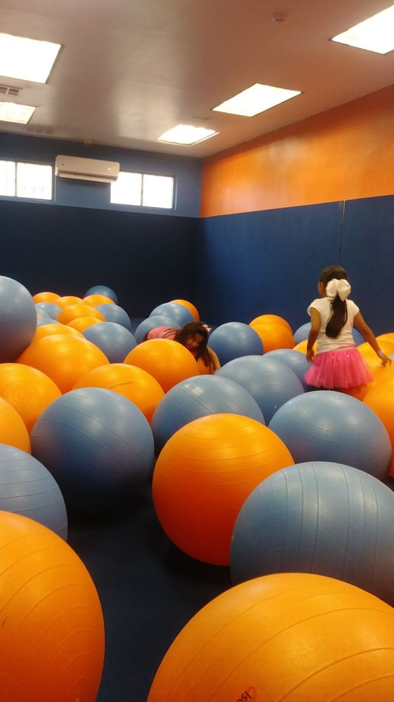 Xtreme Jumpers Kids Activities Calle Río Mocorito 805, Mexicali