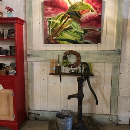 Unique Decor More 25 Photos Home 219 W M Ave Photo Of Unique Decor More Indianola Ia United States Rustic Water