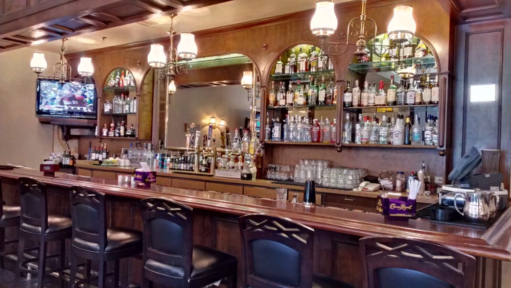 Pete’s Pub Hotels 300 E Travis St, Downtown, San Antonio, TX