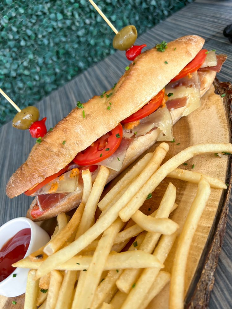 Pamplona Cocktails & Tapas