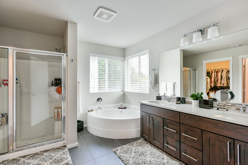 Photography by Salinas