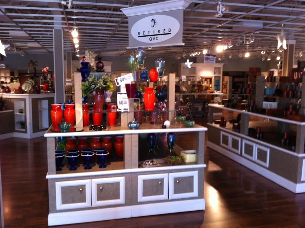 Fenton Art Glass Co Tours & Museum Caroline & Elizabeth, Williamstown