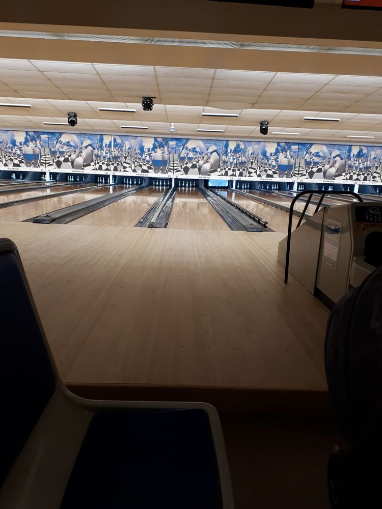 Orleans Bowling & Striker's Billiards