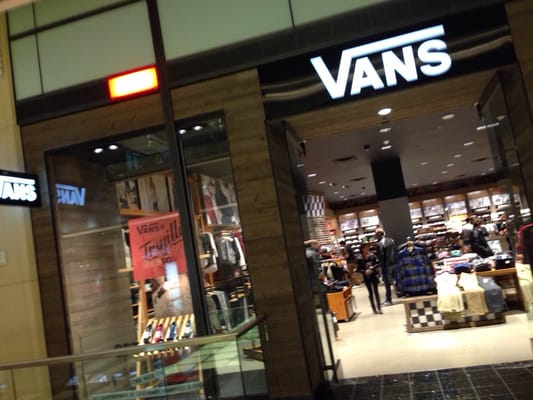 vans boutique in mall of asia vans boutique in mall of asia